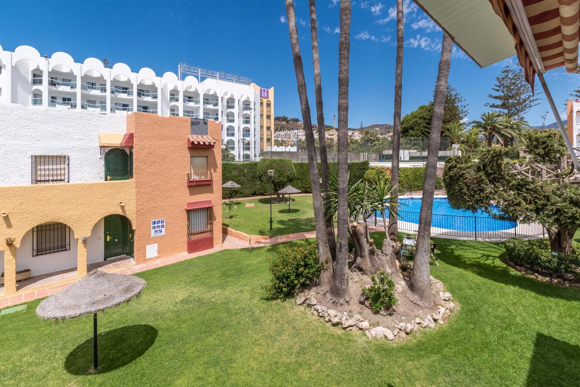 Apartment Renovated On Beachside With Pool