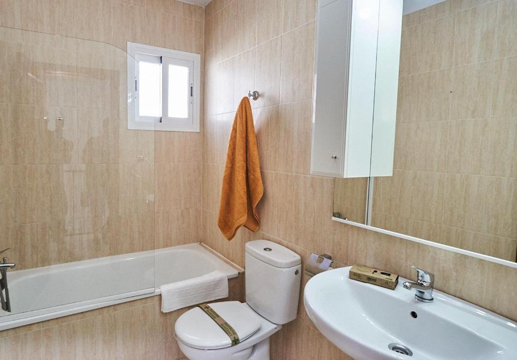 Pura - Private Jacuzzi & Heated Pool Vakantiehuis *