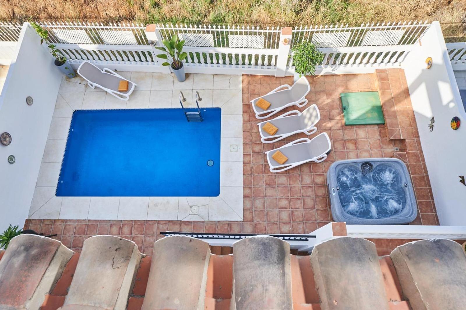 Vakantiehuis Pura - Private Jacuzzi & Heated Pool Nerja