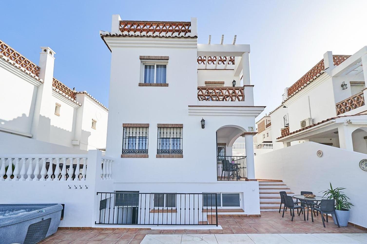 Pura - Private Jacuzzi & Heated Pool Vakantiehuis *