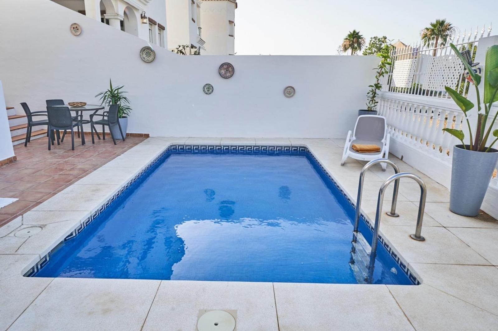 Pura - Private Jacuzzi & Heated Pool Vakantiehuis