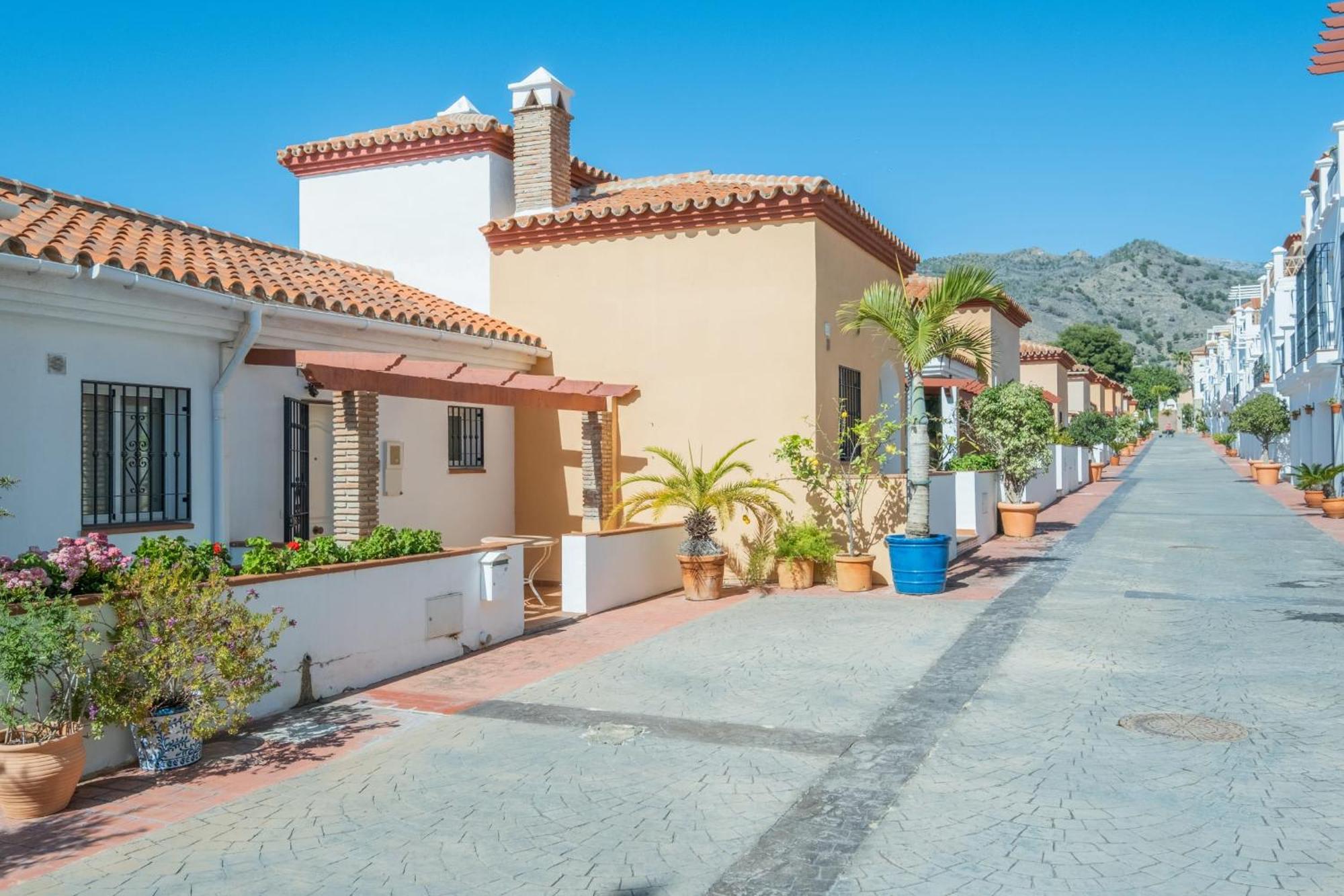 Vakantiehuis Aljamar 24 Comfortable House Near Burriana Nerja