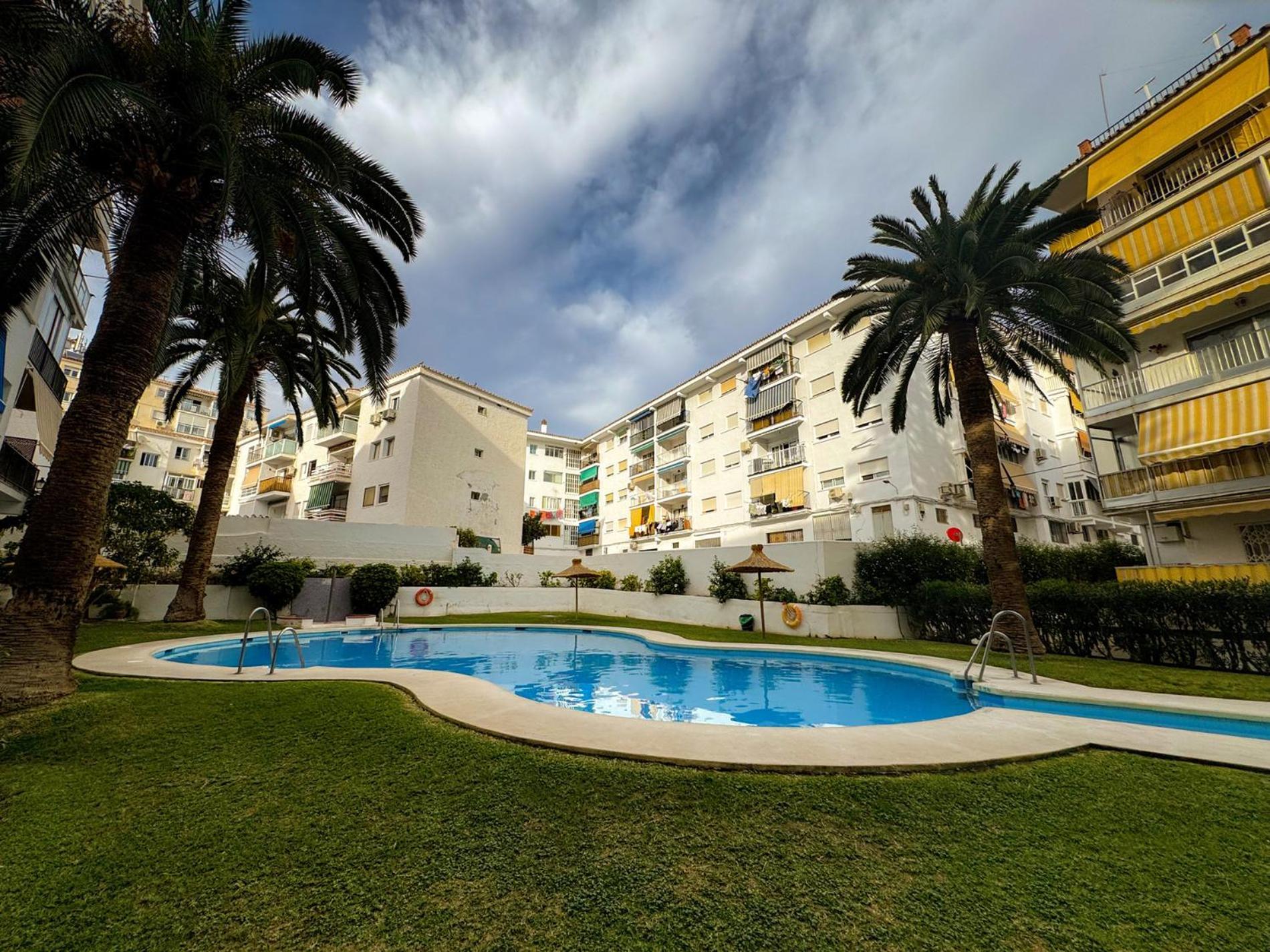 Estudio En El Centro De * Nerja