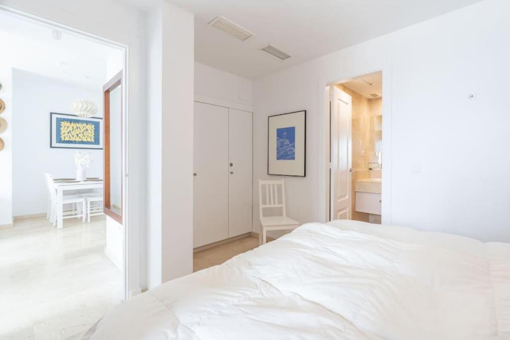 Luxury, Frontline Burriana Beach, Apartment *