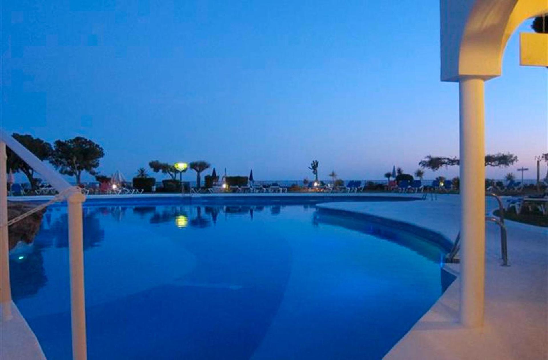 - Tolle Aussicht Und Poolbereich