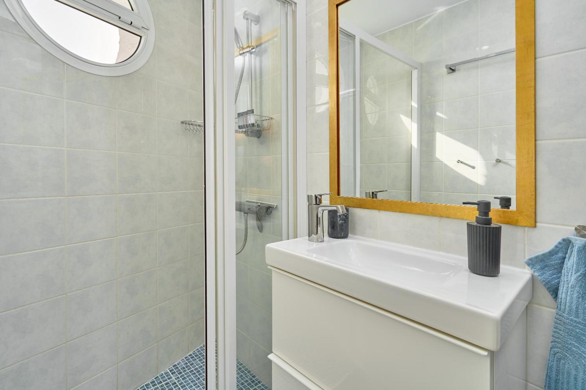 2 Bedrooms 2 Bath Appartement