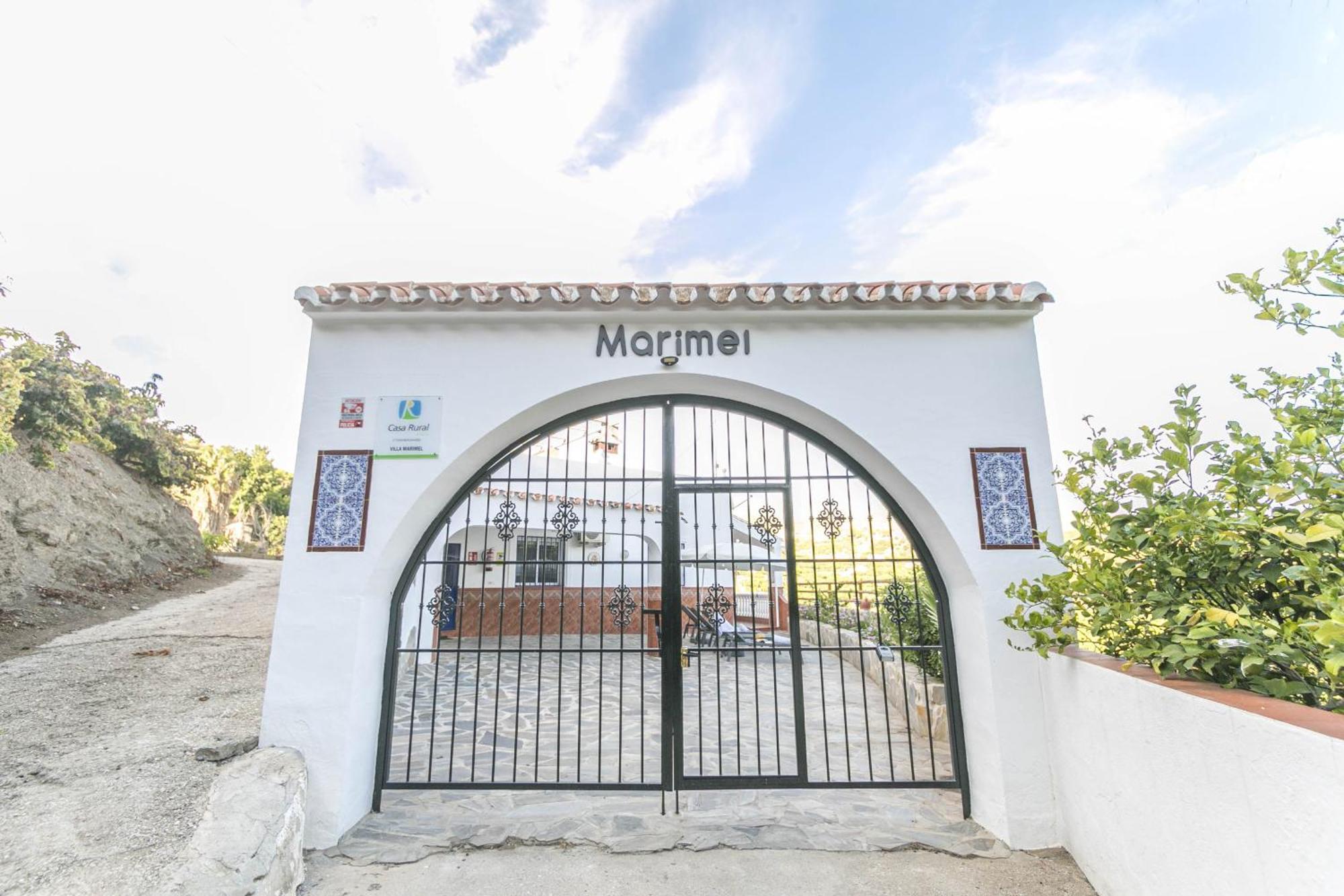 Marimel Con Piscina Privada