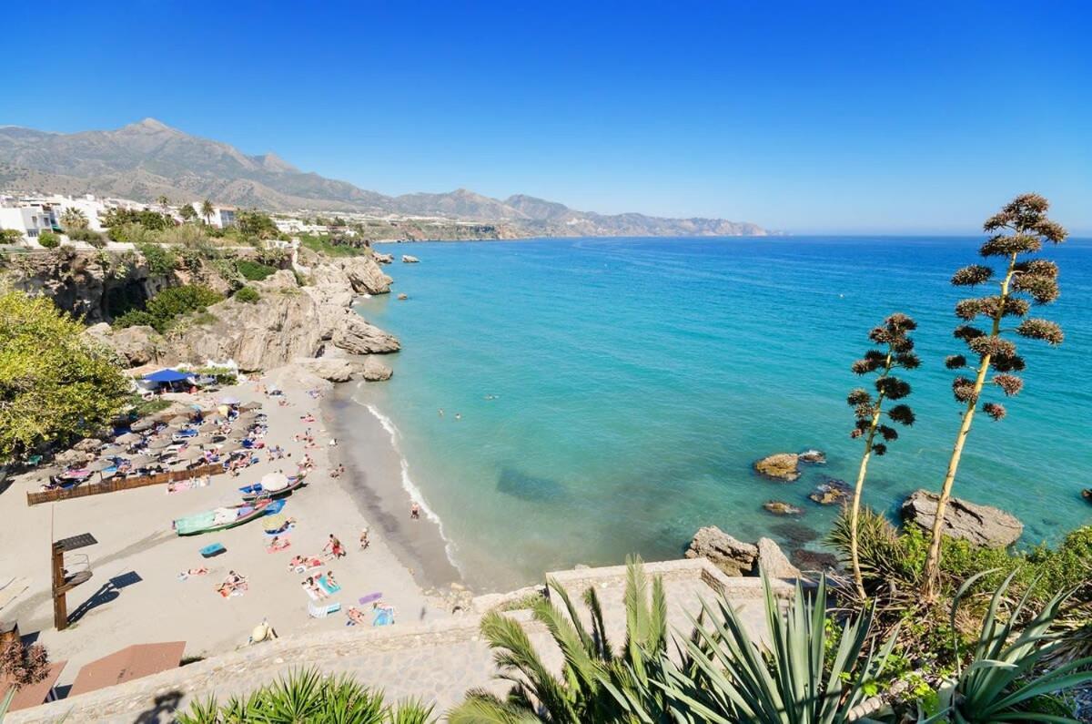 Apts Burriana Nerja