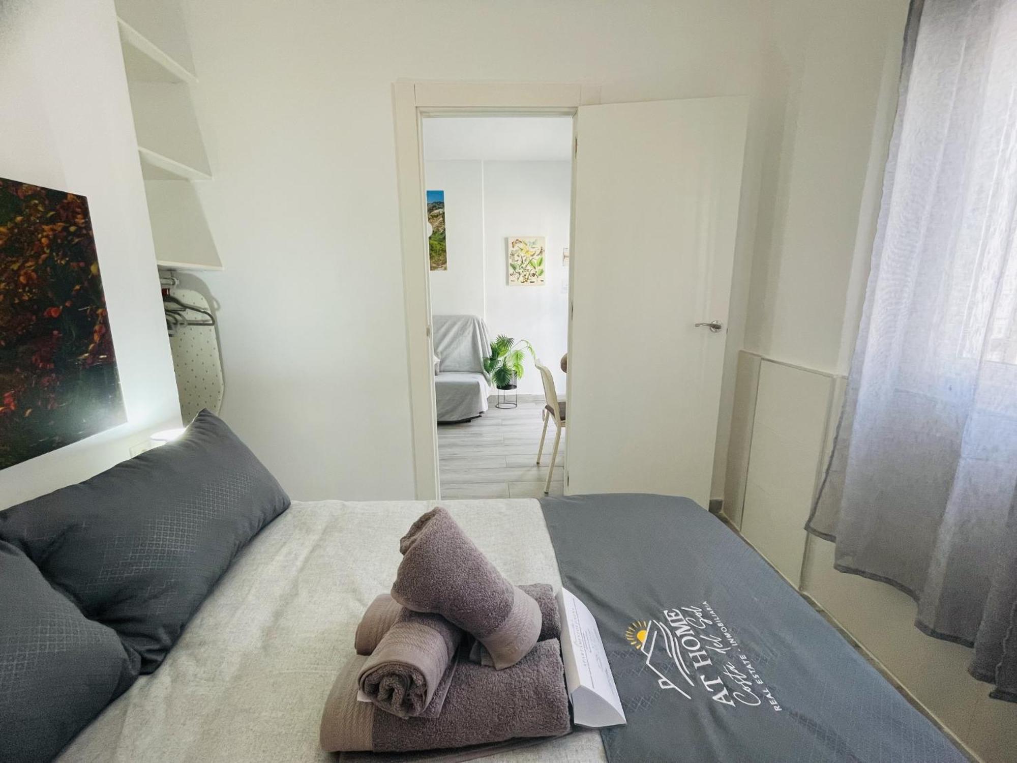 Jimena Maro En El Centro De Apartamento Nerja