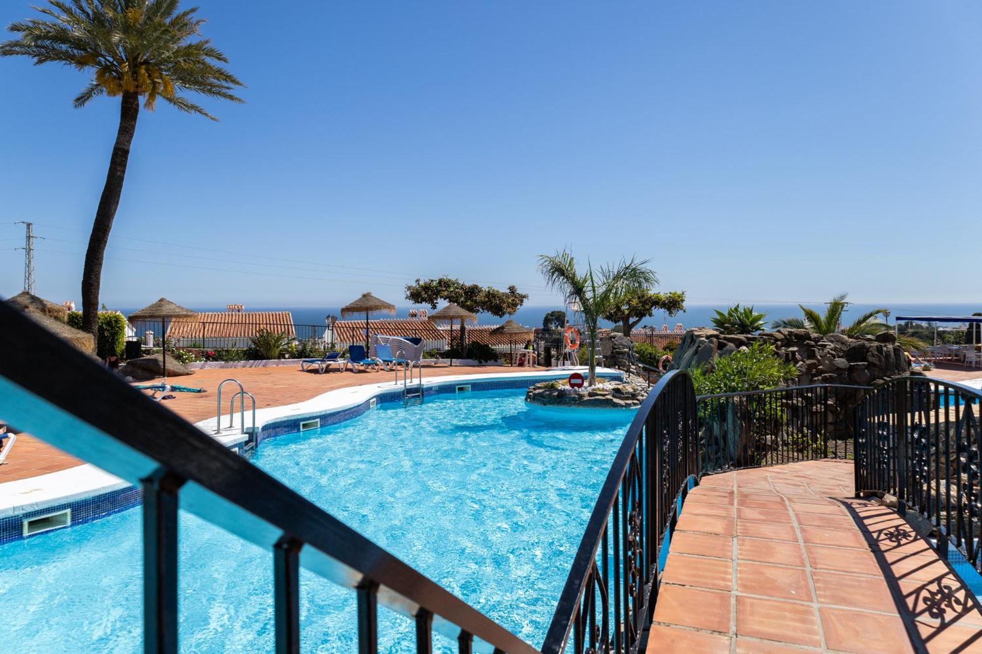 Capistrano Village B, 1 Bedroom + Free Wi-fi * Nerja