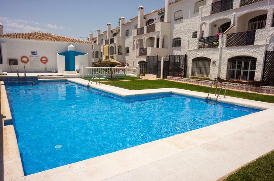 Lovely Living In Apartment Nerja