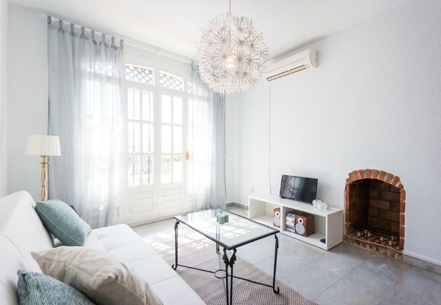 Lovely Living In Apartment Nerja