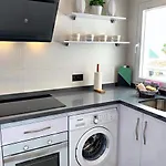 Lovely Modern Apartment Front Line
