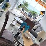 Lovely Modern Apartment Front Line