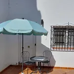 Modern Apartment, Walking Distance Of The Sea