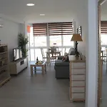 Luminoso Y Reformado Apartamento En Nerja