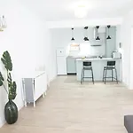 Playa, Piscina Y Relax En Este Coqueto Apartamento En Nerja