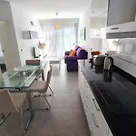 Apartment La Cruz 8 Silhouse