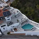 Modern Villa + Infinity Pool. Best Views In Nerja!