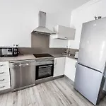 Cd-1382 Two Bedroom Apartment With Terrace