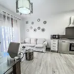 Cd-1382 Two Bedroom Apartment With Terrace