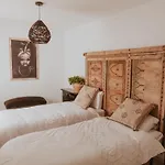 Las Flores Apartments