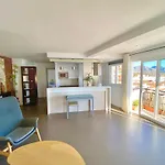 Modern Apartment Stunning Sea Views And Pool