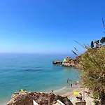 Tuhillo E1 Seaview Apartments Casasol