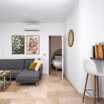 Modern Apartment In The Centre