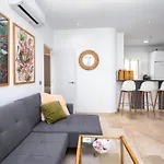 Modern Apartment In The Centre