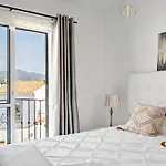 Chic Retreat With A Spacious Garden, Near Burriana Beach