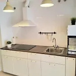 Atico Fresco Y Luminoso Con Aparcamiento Privado