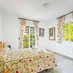 Villa Clarence