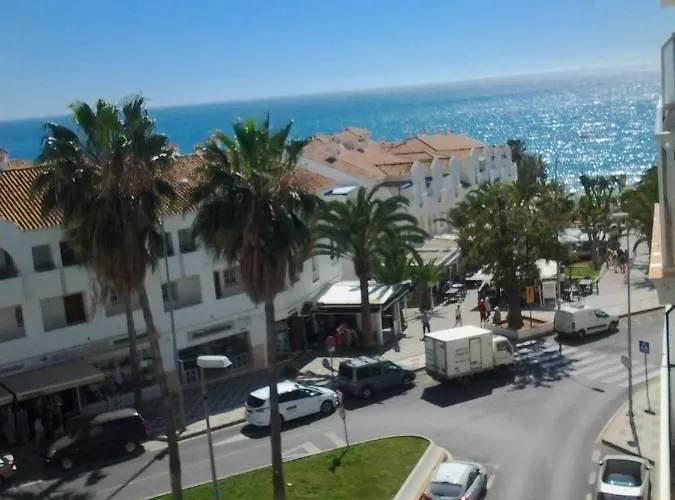 Nerja Gaviota Holidays Piscina Y Playa