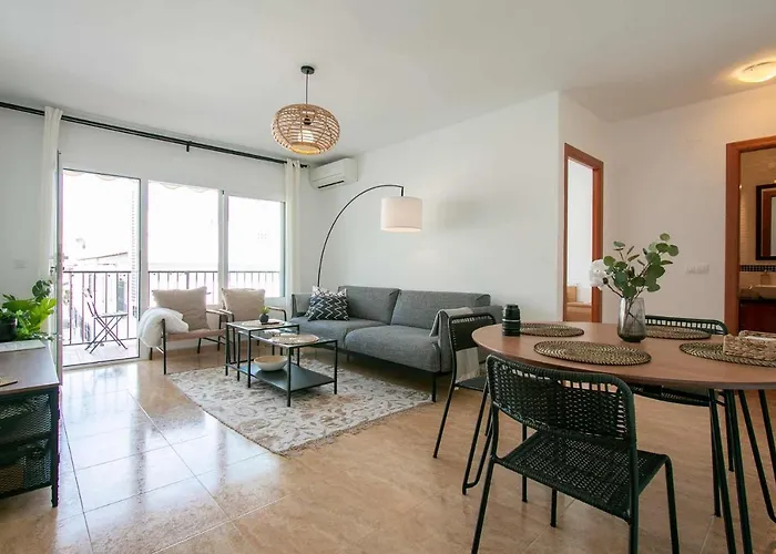 Acogedor Y Centrico Apartamento De 3 Dormitorios En Nerja
