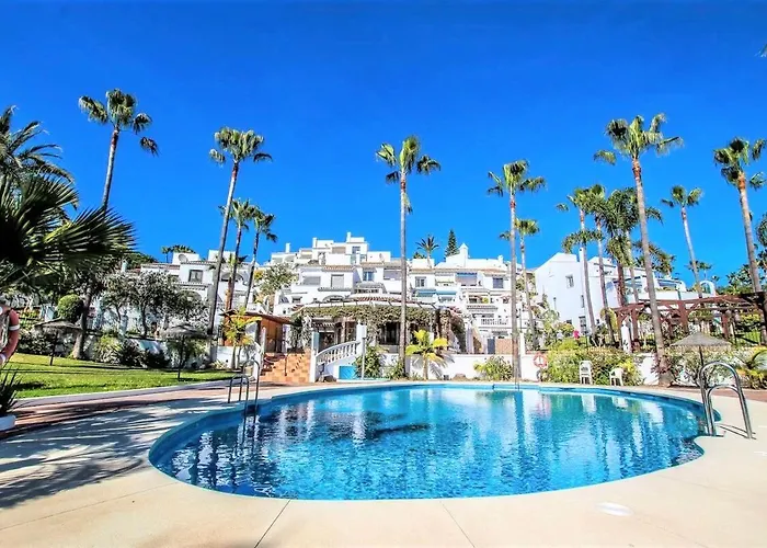 Lovely 2 Bedroom In Oasis De Capistrano, Nerja