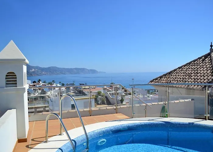 Nerja Paradise Rentals - City Center Apt Plaza Espana