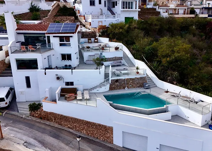 Modern Villa + Infinity Pool. Best Views In Nerja!