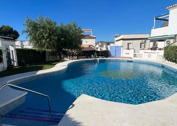 Beautiful Views, Pool & Just 10Min To The Beach