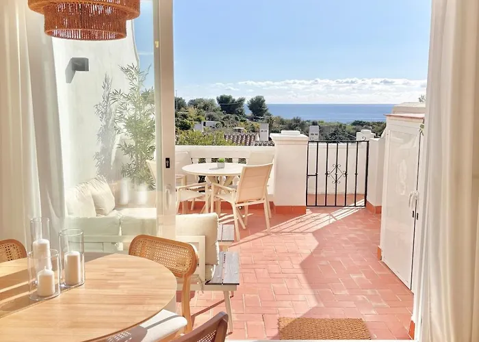 New Apartment With Sea View, Big Terrace & Pools