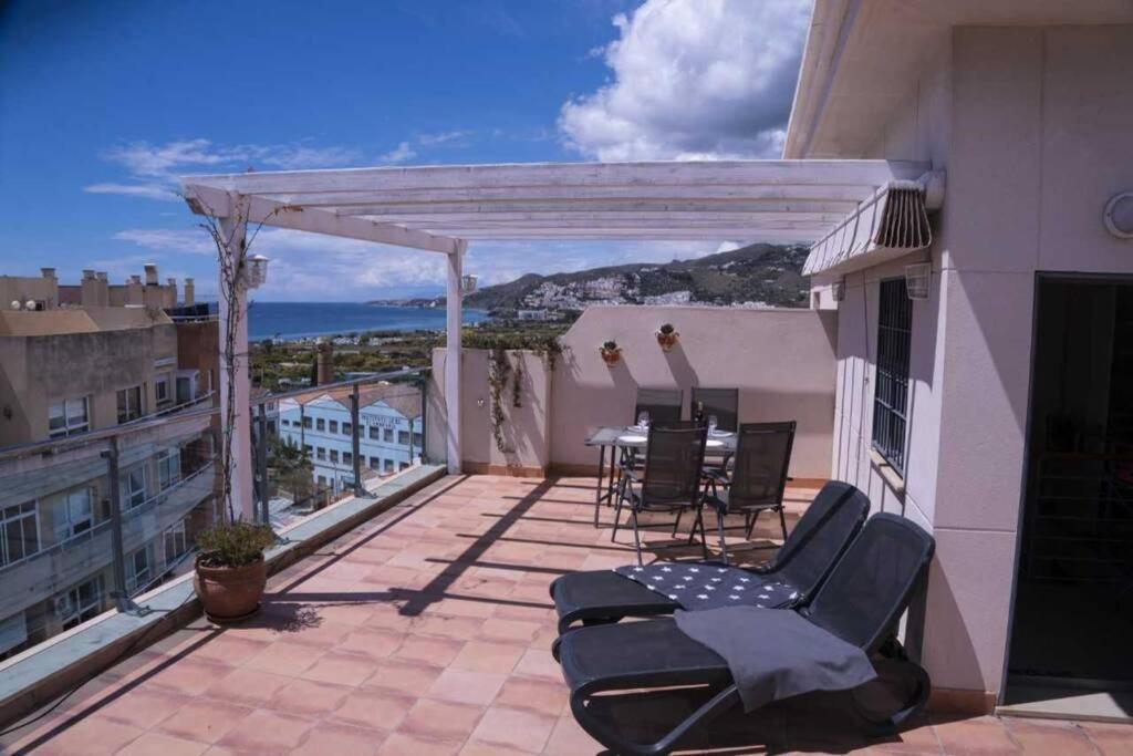 Rooftop Apartment,