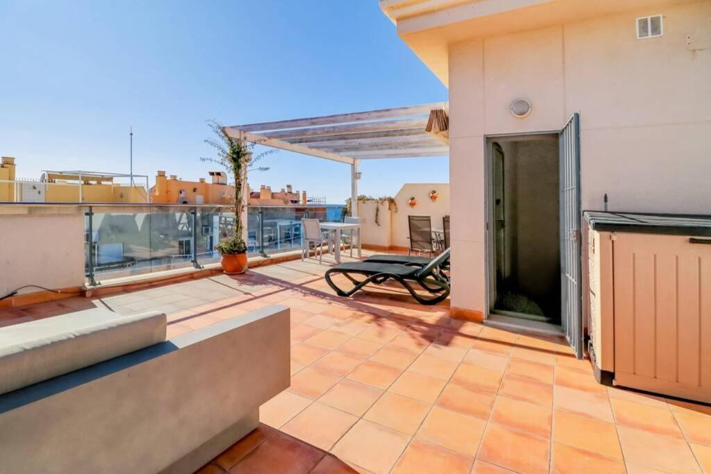 Appartement Rooftop Apartment, *