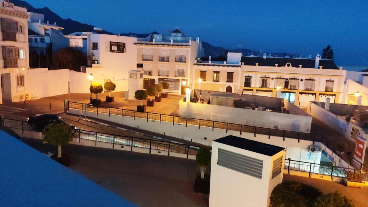 Gran Plaza De Apartamento Nerja