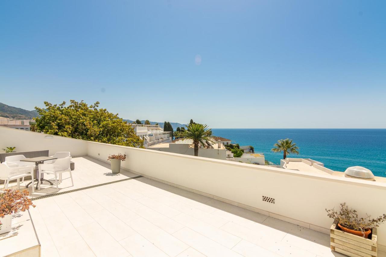 Villa Con Piscina Privada En Calle Carabeo