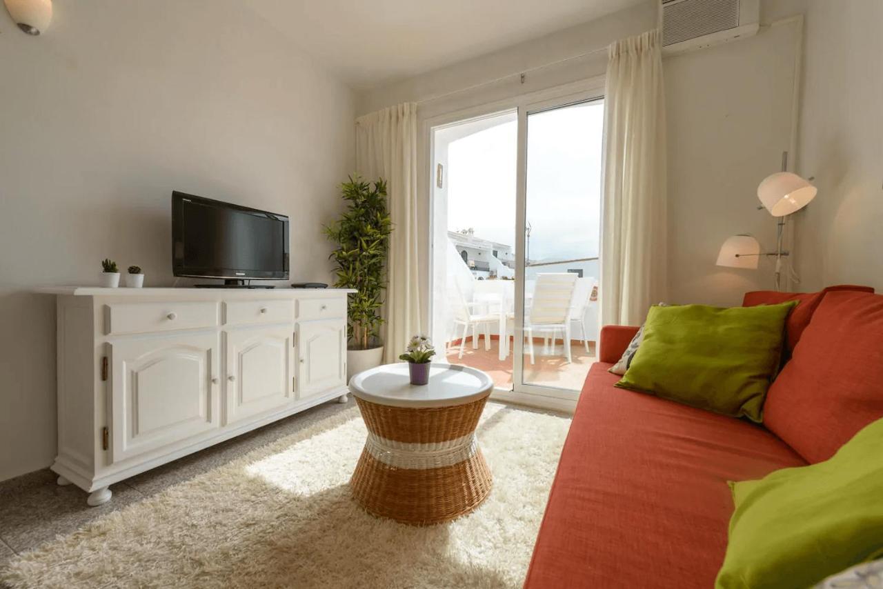 Right By The Pool Area In Capistrano Village! * Nerja