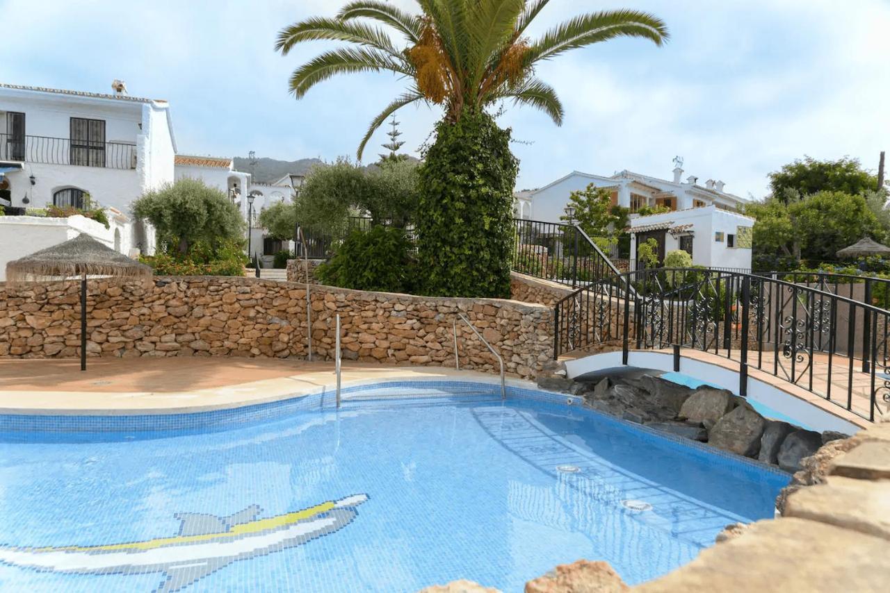 Right By The Pool Area In Capistrano Village! * Nerja