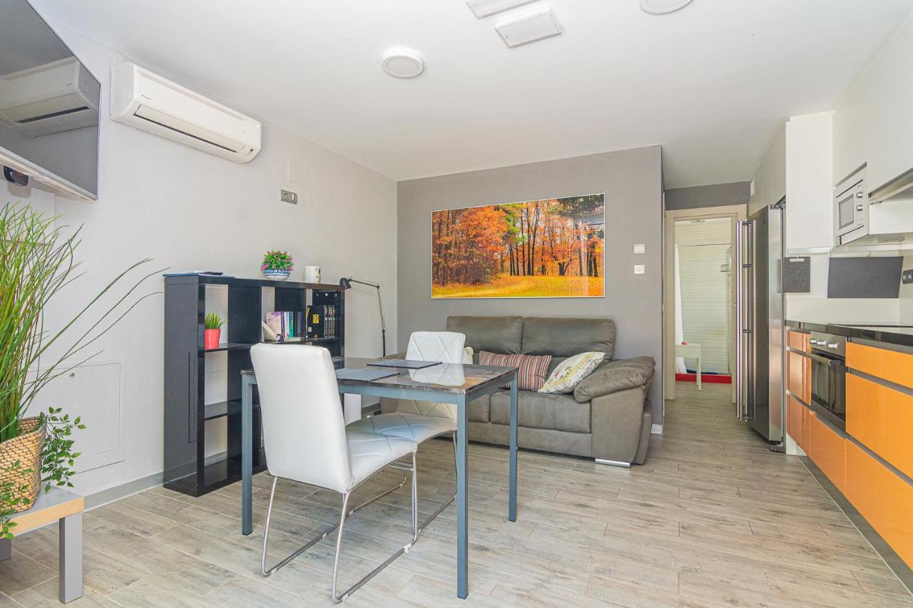 Con Piscina Privada En Calle Carabeo Villa