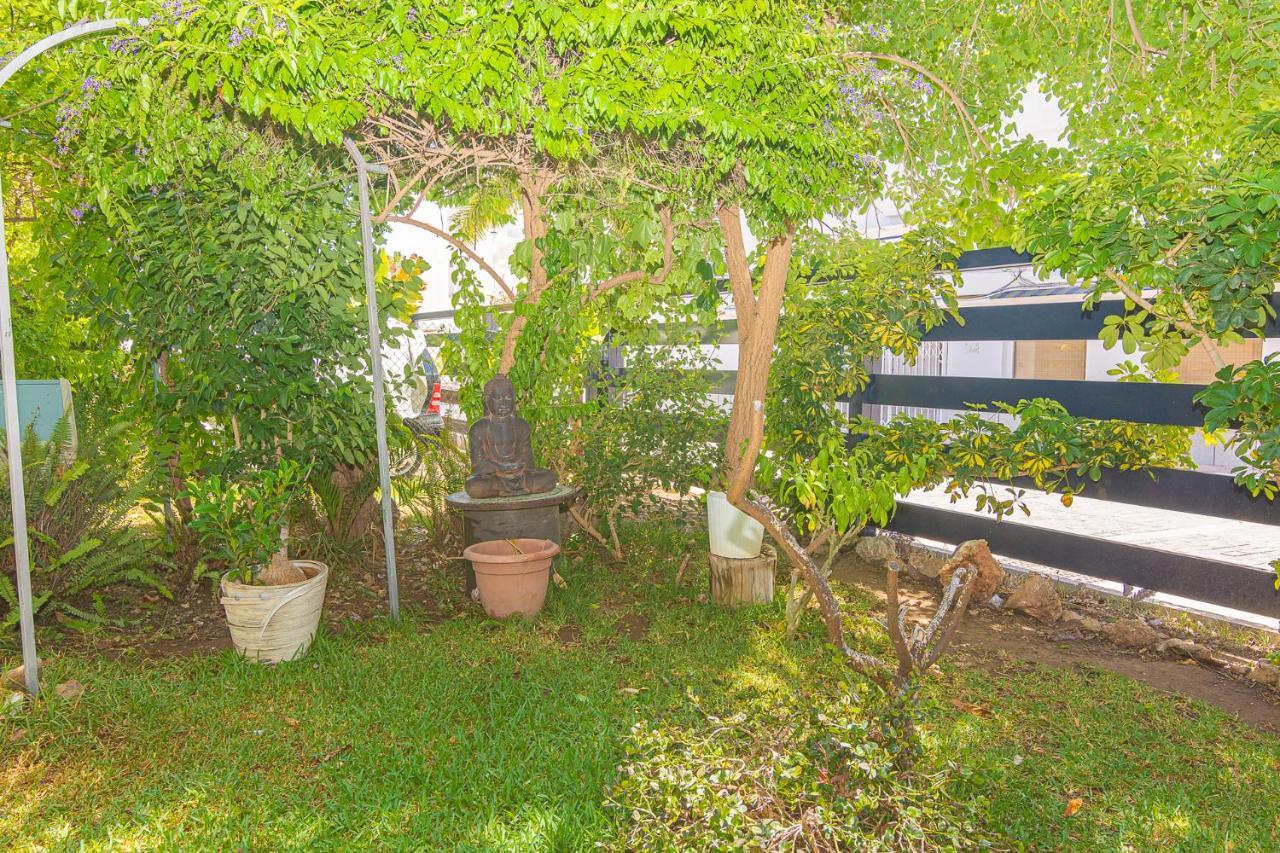 Con Piscina Privada En Calle Carabeo Villa Nerja