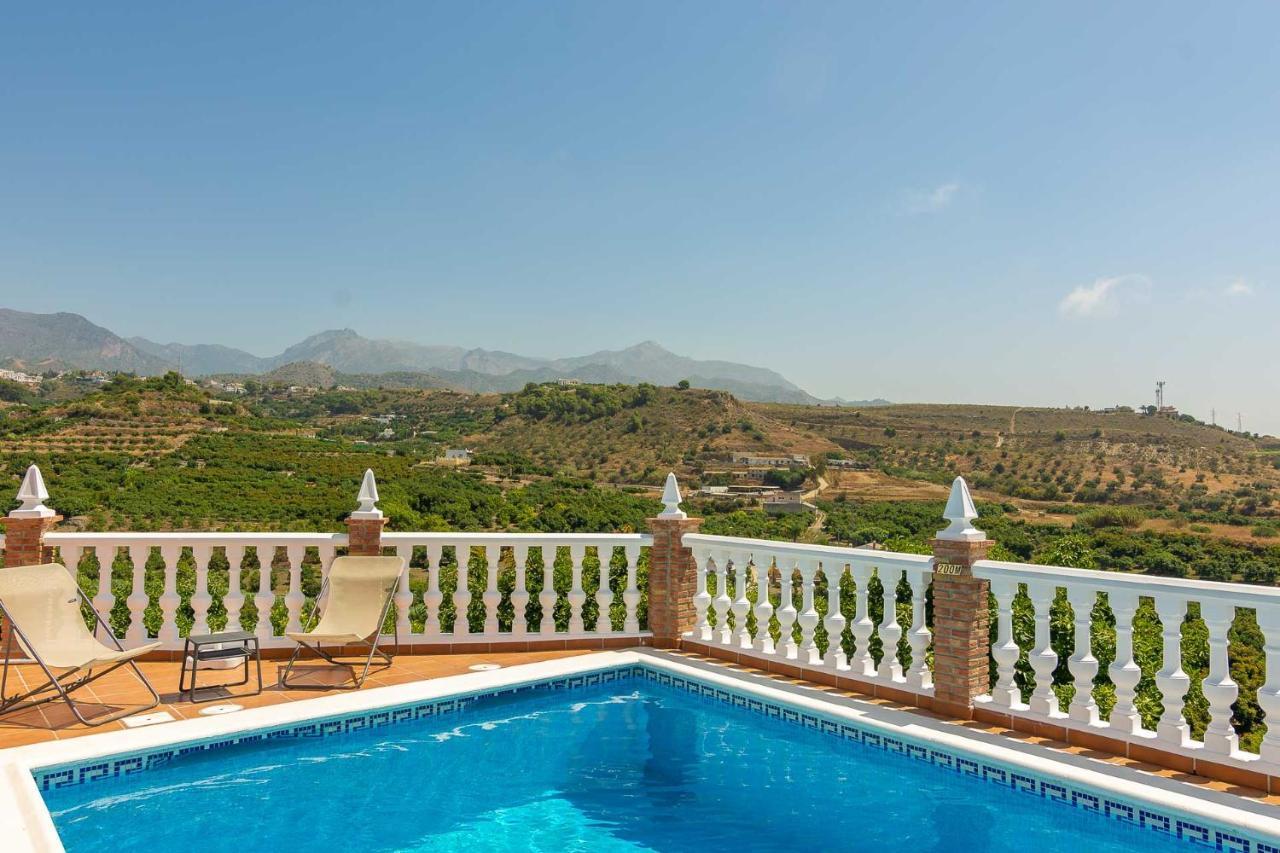 Andalucía: Cerca De Todo, Intimidad Y Espacio * Nerja