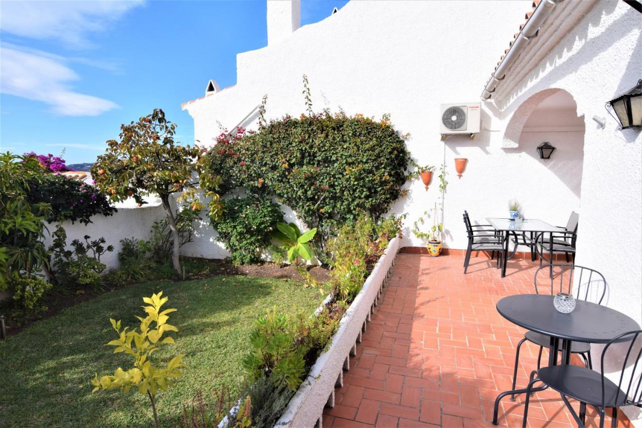 Hibiscus 69 * Nerja